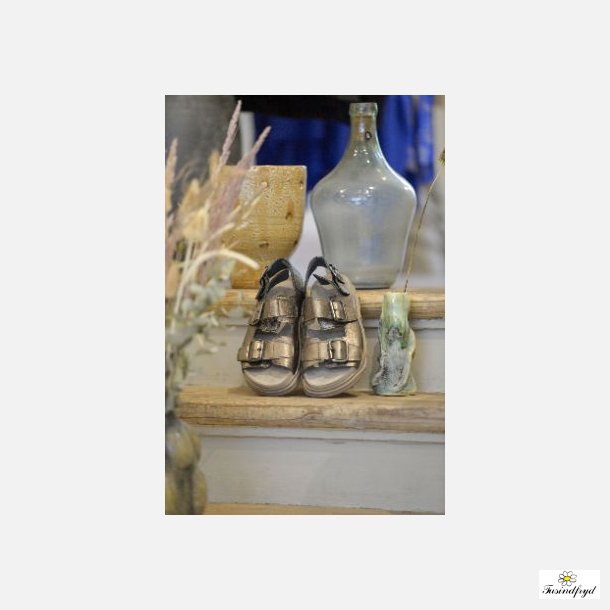 Sandal med spndelukning - Omega bronze