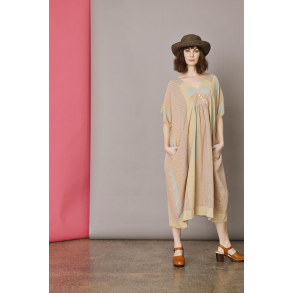 Lang kjole med multi striber 